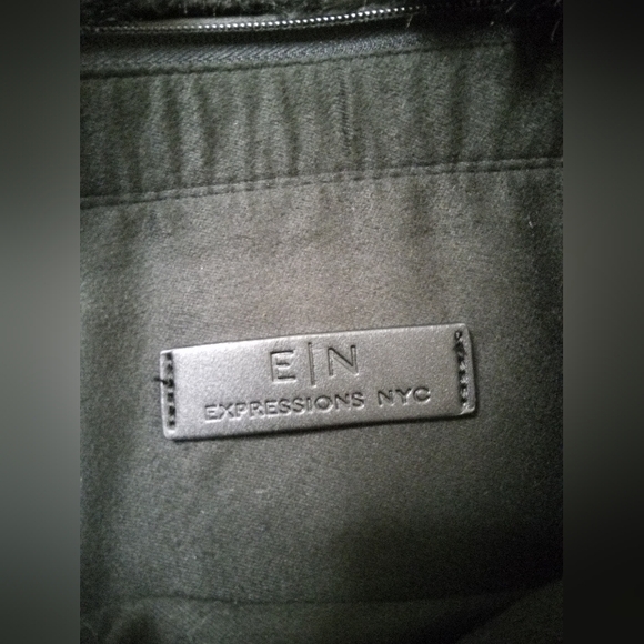 (Clearance) Expressions NYC black 🖤 fluffy crossbody purse - Picture 6 of 8